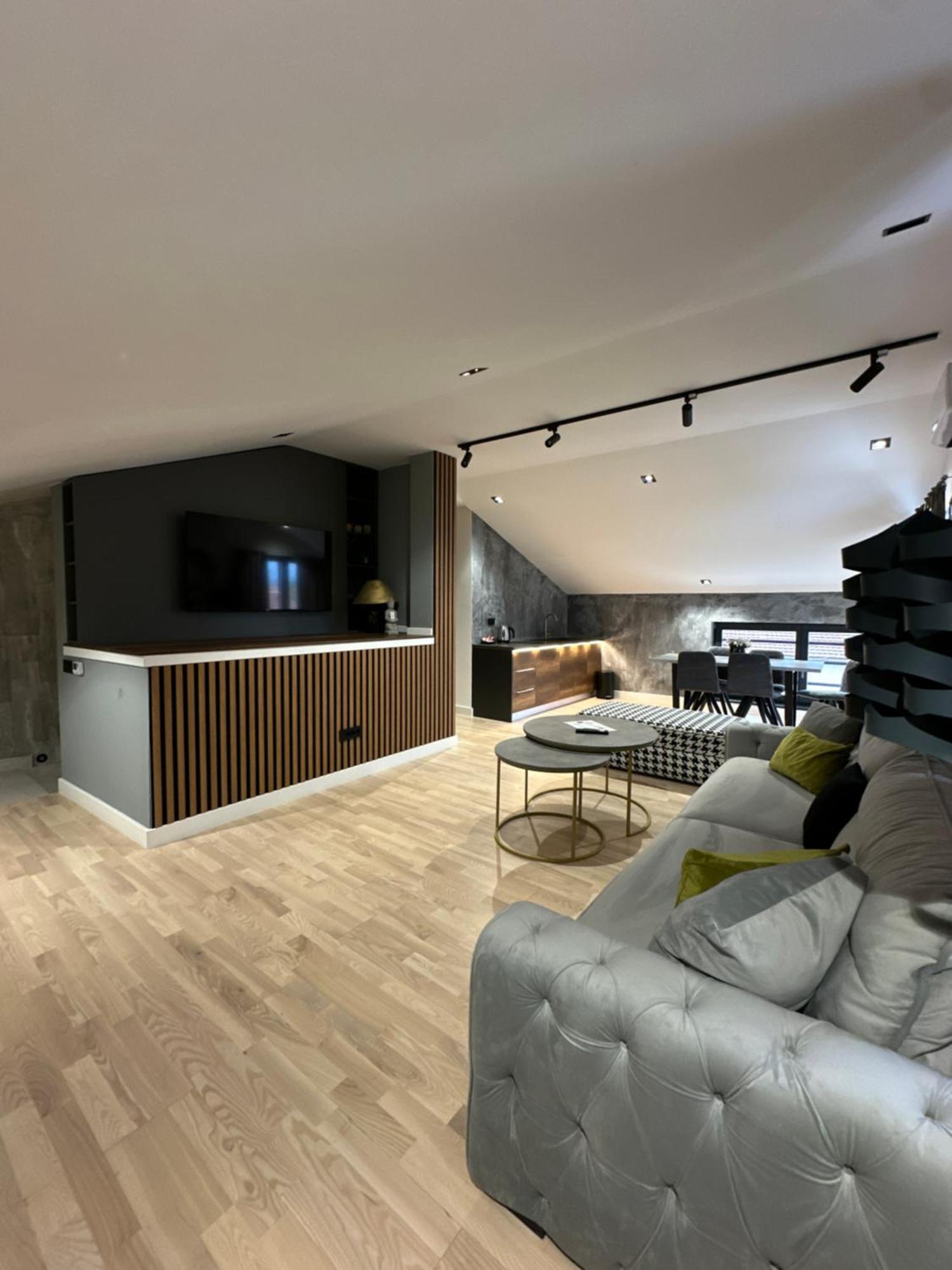 Apartment Plaza *