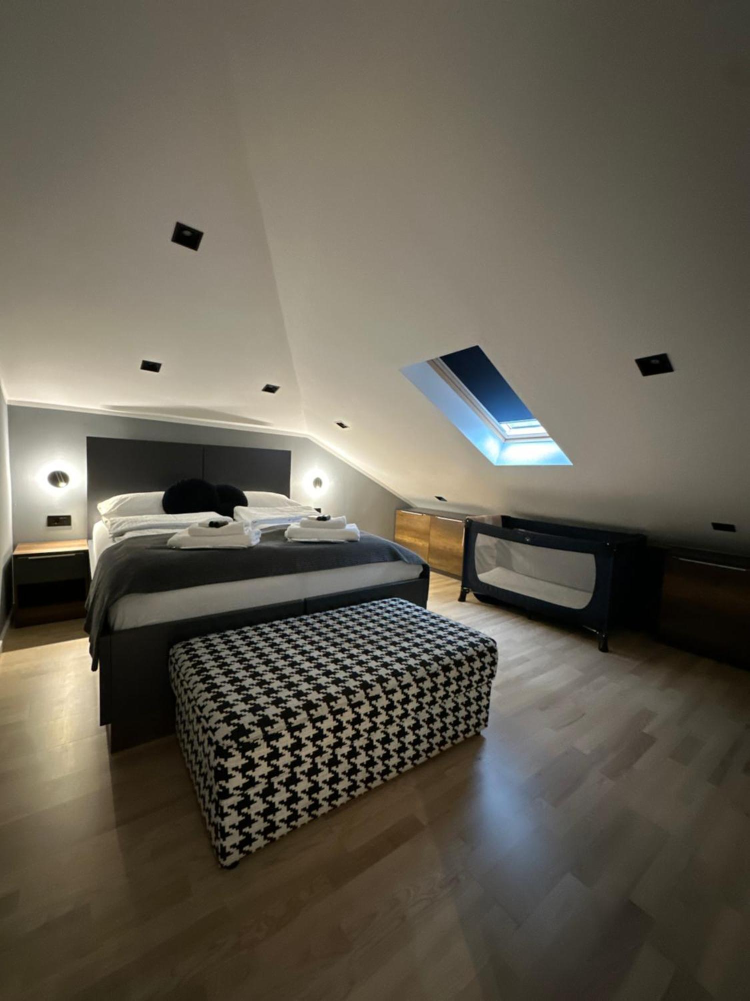 Apartment Plaza